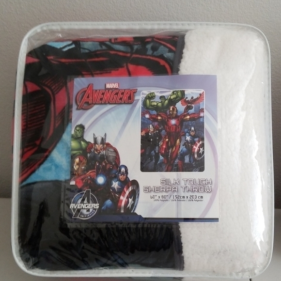 Marvel Avengers Silk Touch/Sherpa Throw - Picture 1 of 8